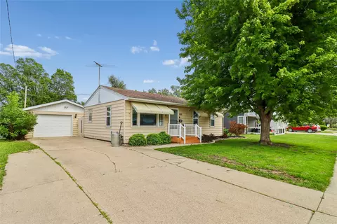 508 E 25th St S, Newton, IA 50208