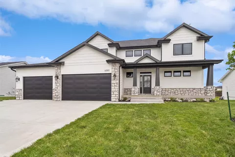 4081 NW 181st St, Clive, IA 50325