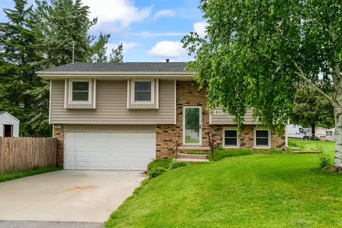 531 NW 66th Pl, Des Moines, IA 50313