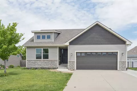175 SE Stone Prairie Dr, Waukee, IA 50263