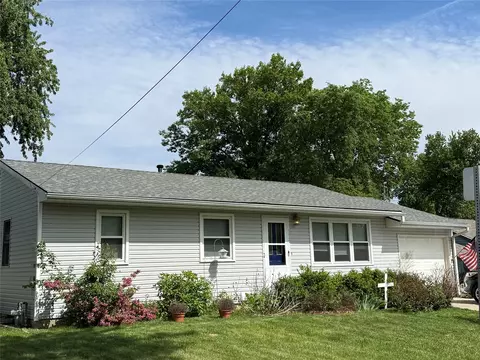 312 W 16th St N, Newton, IA 50208