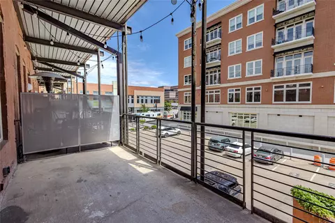 507 E Locust St #207, Des Moines, IA 50309