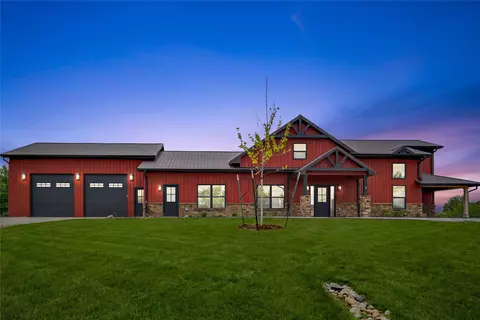 1524 260th St, Winterset, IA 50273