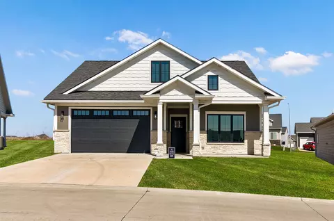 2525 SE Stonegate Ct, Waukee, IA 50263