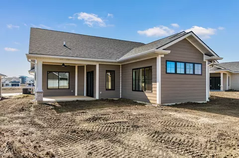 2525 SE Vintage Ln, Waukee, IA 50263