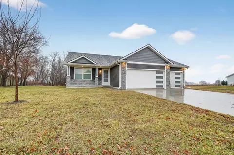 2417 Merle Huff Ave, Norwalk, IA 50211