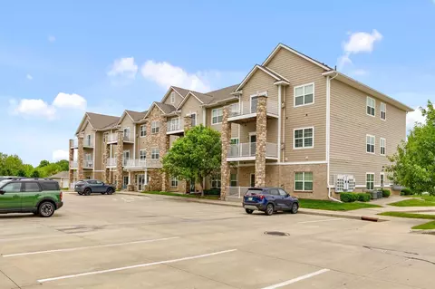 8350 Ep True Pkwy #2205, West Des Moines, IA 50266