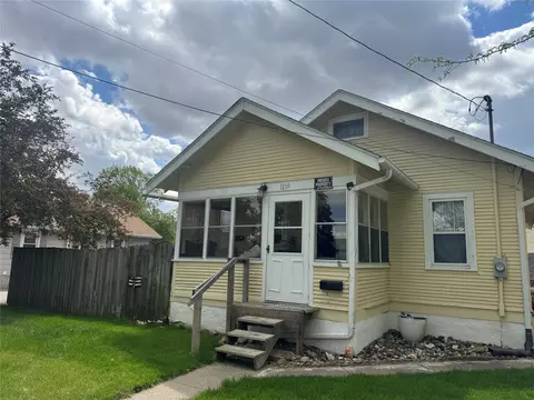 1119 N 4th Ave E, Newton, IA 50208