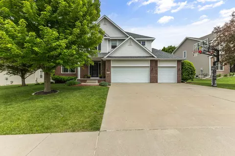 6009 NW 98th St, Johnston, IA 50131
