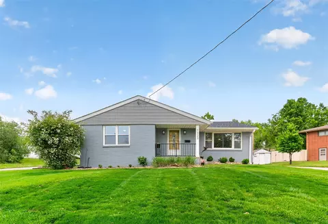 7323 Maple Dr, Urbandale, IA 50322