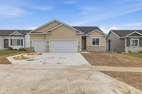 1766 Tuscany Dr SE, Altoona, IA 50009
