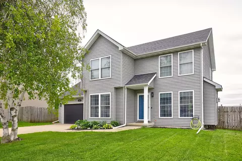 1918 Swan Ct, Norwalk, IA 50211