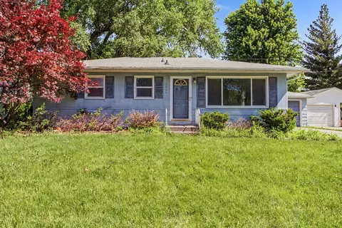 3905 Ontario St, Ames, IA 50014