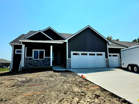 2312 N 7th St, Indianola, IA 50125
