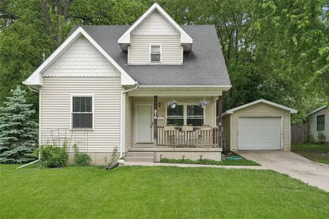 816 23rd St, Des Moines, IA 50312