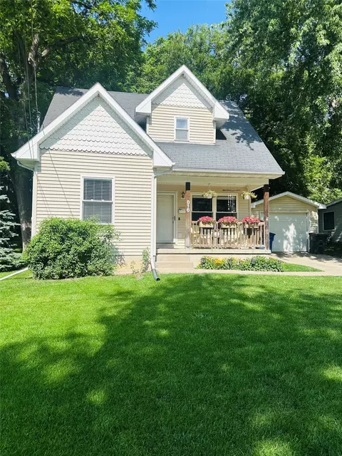 816 23rd St, Des Moines, IA 50312