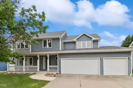 708 13th St SW, Altoona, IA 50009