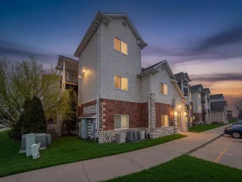 6255 Beechtree Dr #4202, West Des Moines, IA 50266