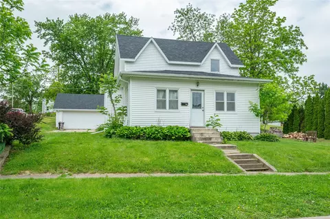 801 Siegel St, Tama, IA 52339
