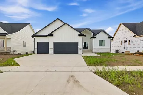 4280 3rd Ave SE, Altoona, IA 50009