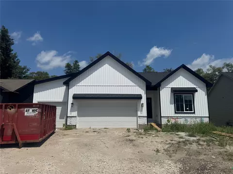 1041 2nd St NE, Altoona, IA 50009