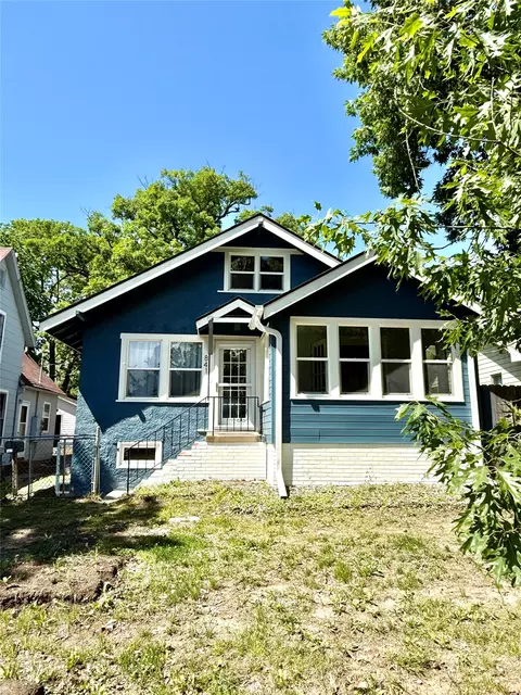 841 Euclid Ave, Des Moines, IA 50313