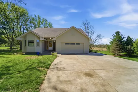 2664 Brookview Ln, Van Meter, IA 50261