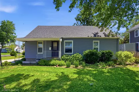 1132 Ann St, Grinnell, IA 50112