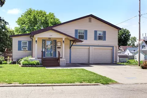 1521 Dewey Ave, Perry, IA 50220