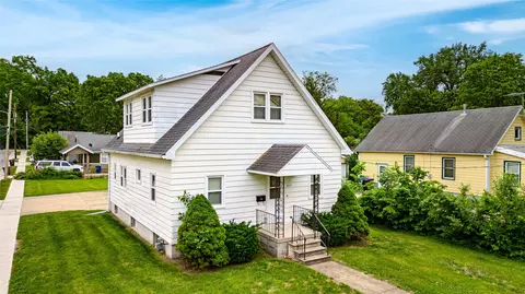 689 40th St, Des Moines, IA 50312
