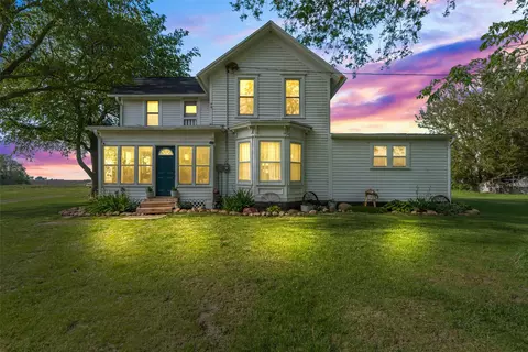 15148 Highway F17 E, Grinnell, IA 50112