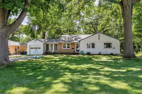 2736 Payne Rd, Des Moines, IA 50310
