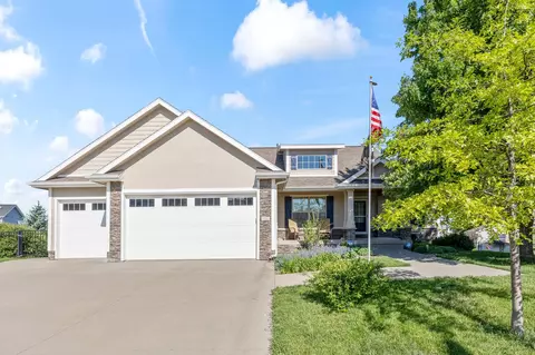 417 33rd St SW, Altoona, IA 50009