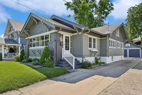3216 Woodland Ave, Des Moines, IA 50312