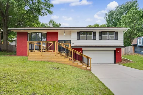 2924 Willowmere Dr, Des Moines, IA 50321