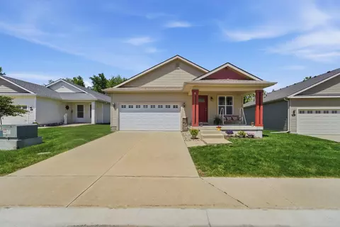 9079 Linden Dr, West Des Moines, IA 50266