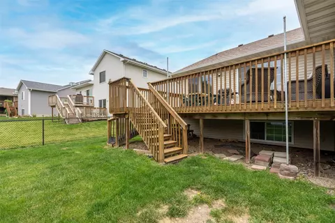 1111 Green Hills Dr, Norwalk, IA 50211