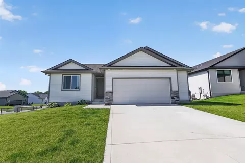 2624 21st St SW, Altoona, IA 50009