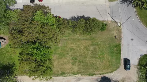 6 Hartford Ave, Des Moines, IA 50315