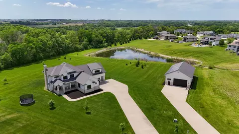 24913 Covenant Ln, Adel, IA 50003