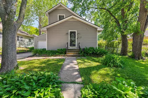 614 Virginia Ave, Des Moines, IA 50315