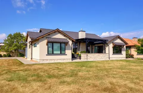 10232 Bella Strada Ln, Johnston, IA 50131