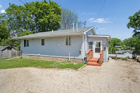 320 E Hughes Ave, Des Moines, IA 50315