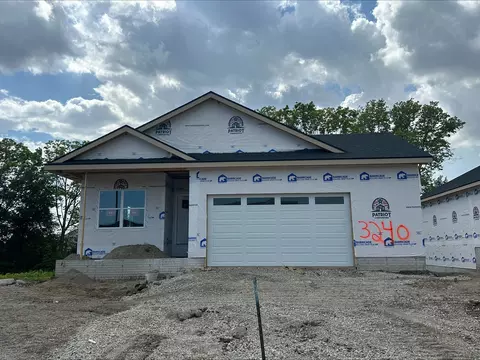 3240 Brook Landing Ct, Des Moines, IA 50317