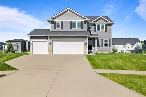 221 NE Avondale Ct, Ankeny, IA 50021