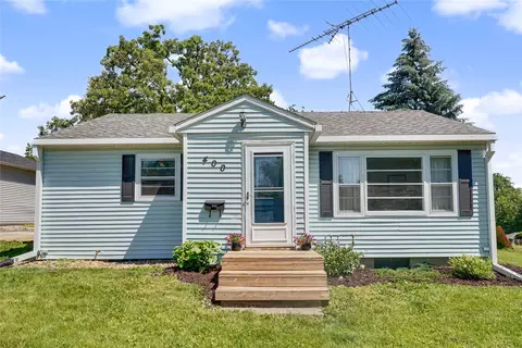 400 Lincoln St, Pella, IA 50219