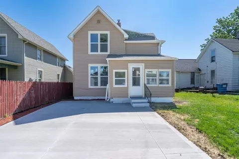 510 N Howard St, Indianola, IA 50125