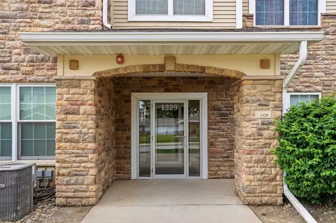 1329 SE University Ave #302, Waukee, IA 50263