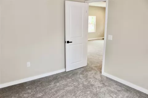 Bedroom - 1615 56th St, Des Moines, IA 50310 photo 7 of 14
