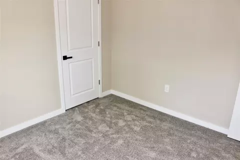 Bedroom - 1615 56th St, Des Moines, IA 50310 photo 6 of 14
